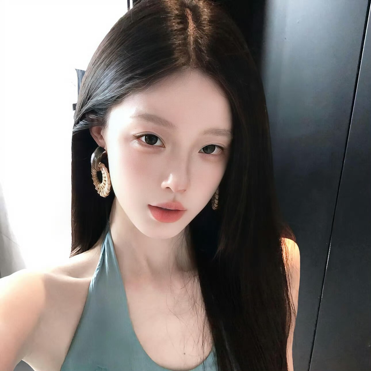 杭州伴游女生 | Belle Lew的资料