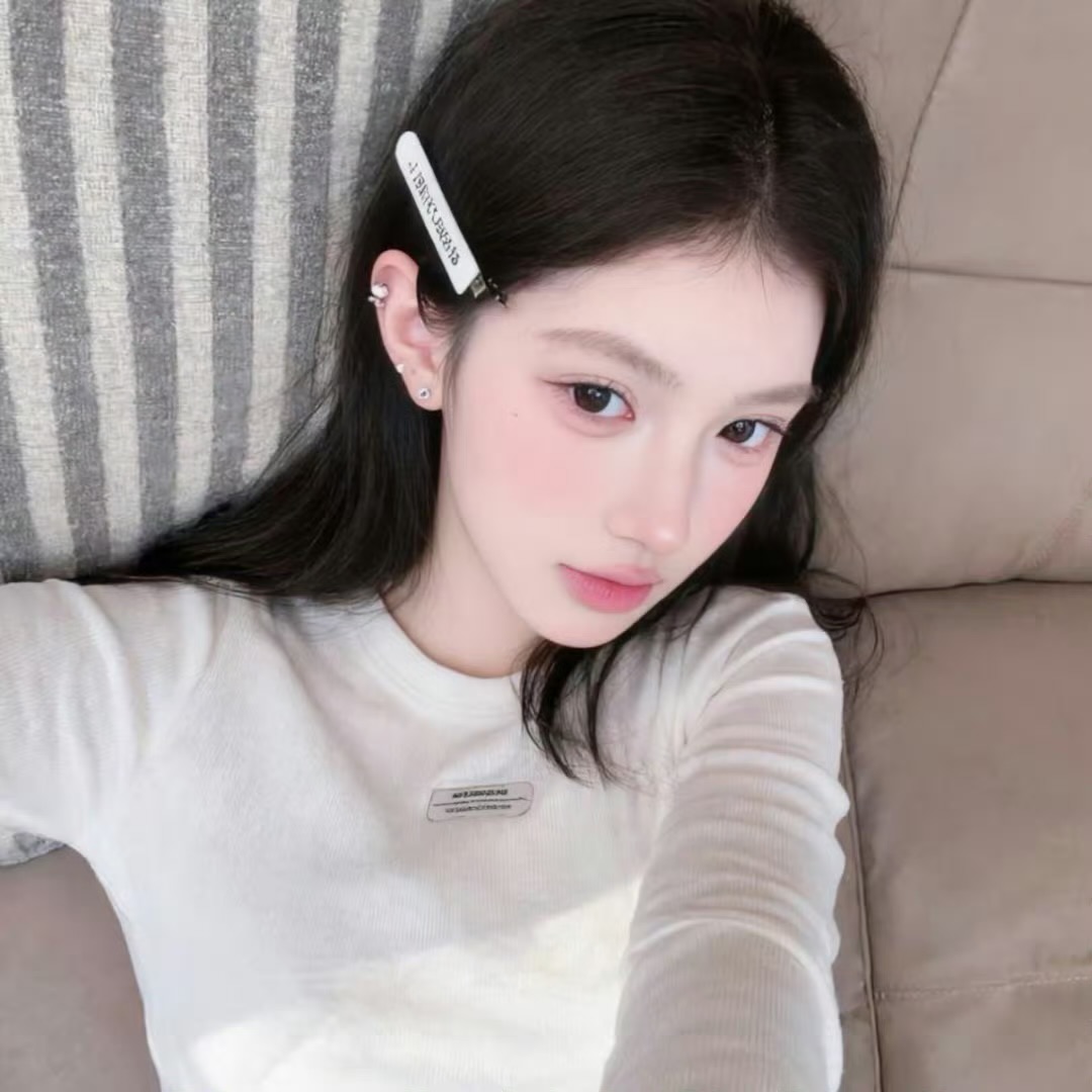 杭州伴游女生 | Vivian的资料